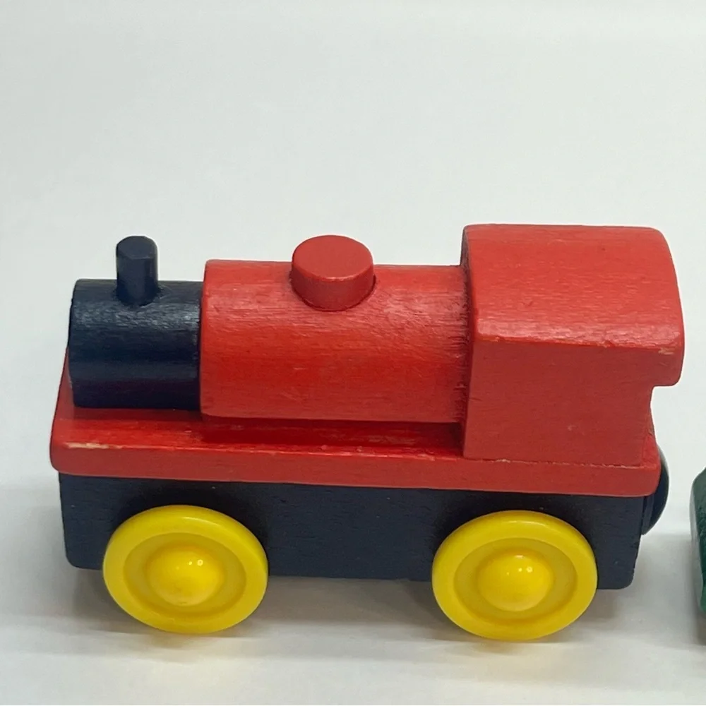 vintage wooden‎ painted magnetic train primary colors kids display 3 pc as is